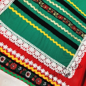 Комплект от дамска и детска народна носия 68-сукман в червено и престилка в черно с фолклорни/етно мотиви  3