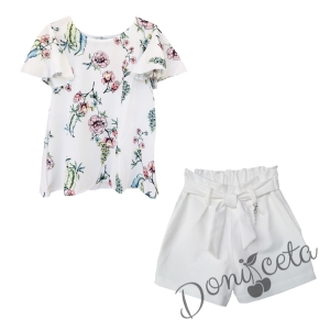 Комплект от риза в бяло на цветя и къси панталони в бяло 1