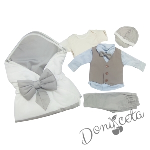 Луксозен бебешки комплект за изписване за момче с костюм и елек в светлосиньо и сиво