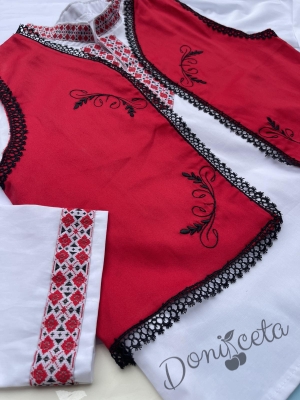 Народна носия за момче 60 с фолклорни/етно мотиви, с елек и колан в червено и гети 3