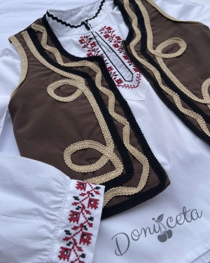 Народна носия за момче 73 с бродерия на риза, потури и елек в кафяво, кариран колан и гети 3