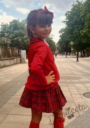 Детски комплект за момиче от плисирана пола в каре и сако в червено с каре отгоре