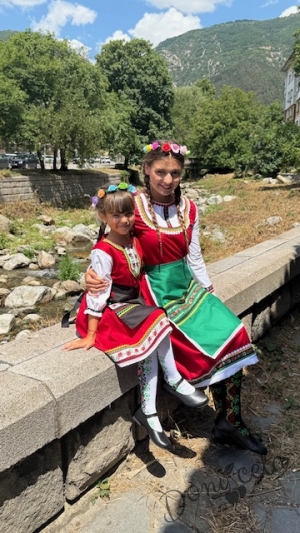Народна носия за момиче 52 - сукман в червено, с престилка в черно с фолклорни/етно мотиви и 3/4 ръкав18