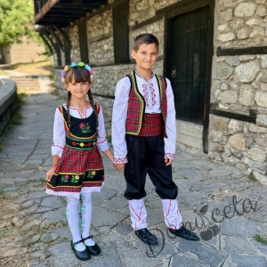 Мъжка или детска народна народна носия за момче 85 с фолклорни/етно мотиви, с бродирана риза, с кариран елек и кариран пояс и гети с червено