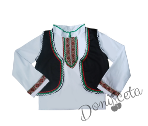 Мъжка или детска народна носия за момче 105 с фолклорни/етно мотиви, с елек и пояс в червено, гети и калпак 3