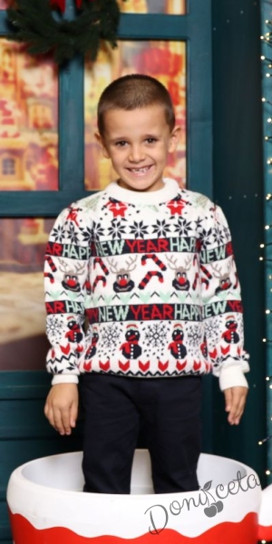 Детски коледен пуловер в бяло с коледни мотиви и надпис