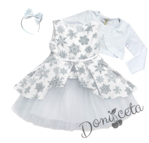 Комплект за момиче от 3 части-детска коледна рокля в бяло на сиви снежинки с тюл и коланче, памучно бяло болеро и диадема