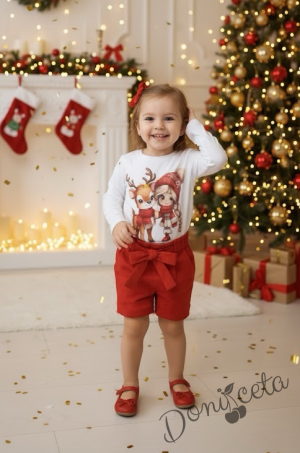 Детски комплект от блуза в бяло с момиченце и еленче и къси панталонки в червено