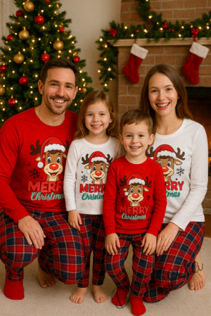 Мъжка коледна пижама  в червено с весело еленче и надпис Весела Коледа