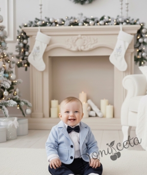 Официален бебешки костюм за момче от 4 части - сако в светлосиньо, риза в бяло, панталон и папийонка в тъмносиньо