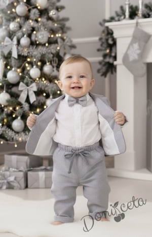 Бебешки елегантен костюм за момче от 4 части в сиво - сако, панталон, риза в бяло и папийонка