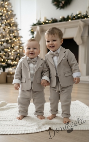 Бебешки плътен комплект от 4 части за момче-сако в бежово, боди-риза в бяло и панталон в бежово с папийонка