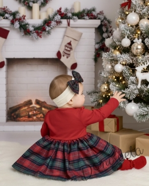 Коледна детска рокля в червено с картинка и долна част в каре 