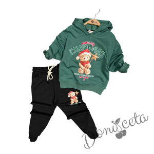 Коледен комплект за момче от блуза с качулка в зелено с мече и надпис и долнище в черно с мече