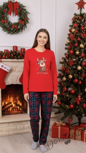 Дамска коледна пижама в червено с весело еленче и надпис