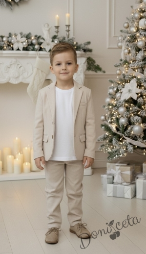 Спортно-елегантен комплект за момче от 3 части-тениска с къс ръкав в бяло със сако в бежово и панталон в бежово Бежина