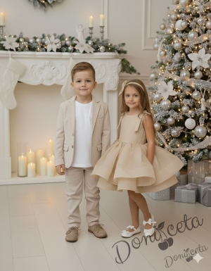 Спортно-елегантен комплект за момче от 3 части-тениска с къс ръкав в бяло със сако в бежово и панталон в бежово Бежина