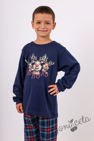 Детска коледна пижама в тъмносиньо с весели еленчета и надпис