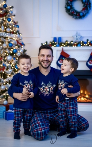 Детска коледна пижама Блитцен в тъмносиньо с весели еленчета и надпис