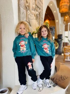 Коледен комплект за момче от блуза с качулка в зелено с мече и надпис и долнище в черно с мече