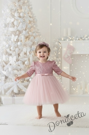 Детска рокля в пепел от рози с дълъг ръкав с пайети и коланче в пепел от рози и диадема