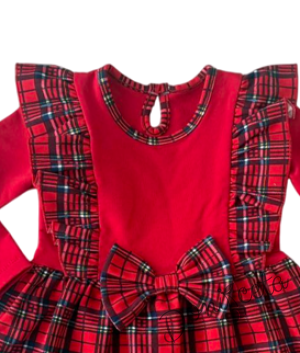 Детска рокля каре в червено с дълъг ръкав и с къдрички от каре Карена с диадема в каре