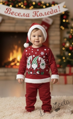 Коледен комплект в червено с три джуджета и подаръци и шапка