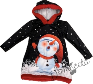 Коледна детска рокля в черно със снежен човек и качулка с червен пух по края