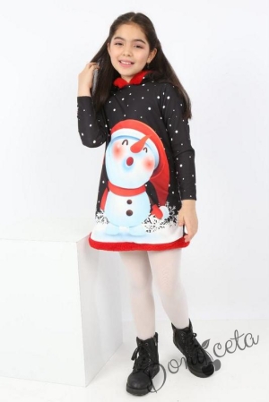 Коледна детска рокля в черно със снежен човек и качулка с червен пух по края