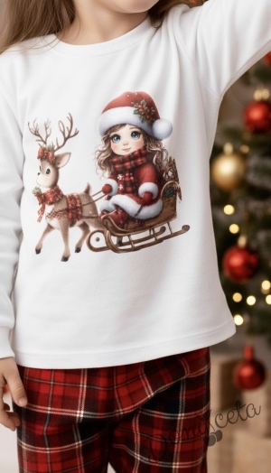 Коледна детска пижама Донър с горнище в бяло с коледна картинка и долнище в червено каре Карена