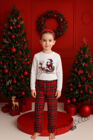 Коледна детска пижама Донър с горнище в бяло с коледна картинка и долнище в червено каре Карена