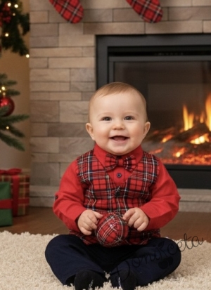  Комплект Карена от детска бебешка с дълъг ръкав  в червено за момче с елек в каре и папийонка