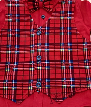  Комплект Карена от детска бебешка с дълъг ръкав  в червено за момче с елек в каре и папийонка