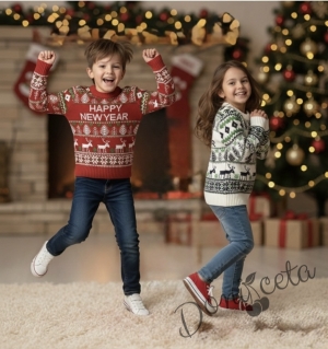 Детски коледен пуловер в червено с коледни мотиви и зелено с еленчета