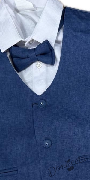 Официален костюм в тъмносиньо за момче от 4 части-елек с един реда копчета, ризка в бяло, панталон и папийонка  от колекция Тъмносиняда