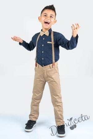 Комплект от риза в тъмносиньо и панталони, тиранти и папийонка в бежово 2