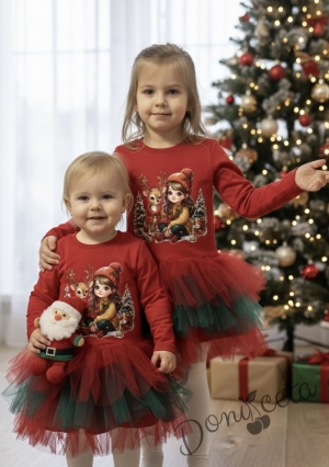 Ватирана коледна рокля в червено с коледна картинка с момиченце и сърничка и тюл в червено и зелено