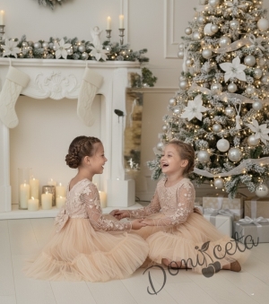 Официална детскарокля с дълъг ръкав Амира с дантела и тюл и фиба за коса в бежово от колекция Бежина