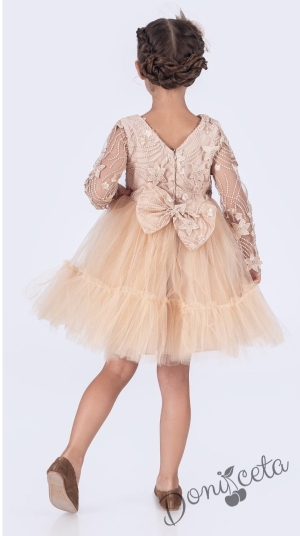 Официална детскарокля с дълъг ръкав Амира с дантела и тюл и фиба за коса в бежово от колекция Бежина