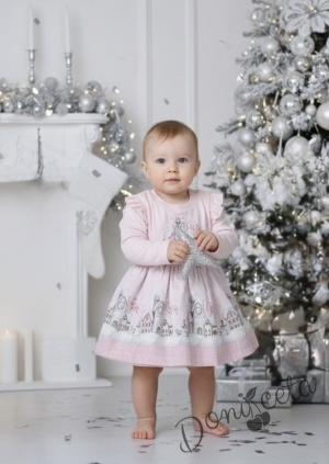 Детска рокля с дълъг ръкав в розово с картинка на замъци и къдрички на ръкавите