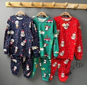 Коледна детска пижама в зелено с картинка с коледни мотиви