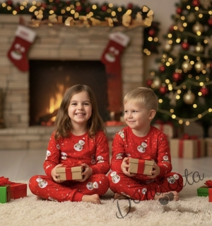 Коледна детска пижама в червено с картинка с коледни мотиви