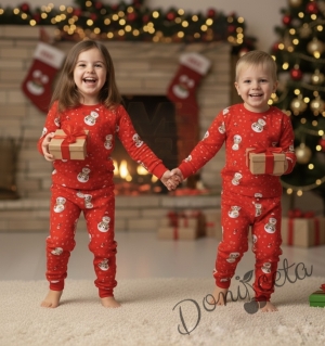Коледна детска пижама в червено с картинка с коледни мотиви