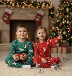 Коледна детска пижама в червено с картинка с коледни мотиви