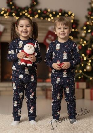 Коледна детска пижама в тъмносиньо с картинка с коледни мотиви