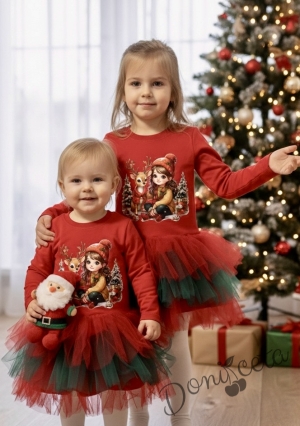 Ватирана коледна рокля в червено с коледна картинка с момиченце и сърничка и тюл в червено и зелено