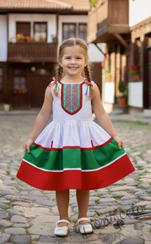 Детска етно рокля в бяло, зелено и червено за момиче с шевица и фолклорни мотиви