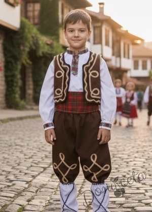 Детска народна носия за момче 77 с риза, потури и елек в кафяво, кариран пояс и гети