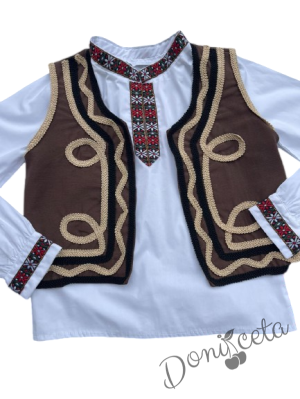 Народна носия за момче 77 с бродерия на риза, потури и елек в кафяво, кариран колан и гети 2