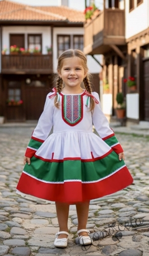 Детска етно рокля с дълъг ръкав в бяло, зелено и червено с фолклорни мотиви